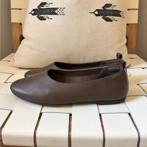 Everlane Women’s The Day Glove Cocoa Leather Flats 5.5